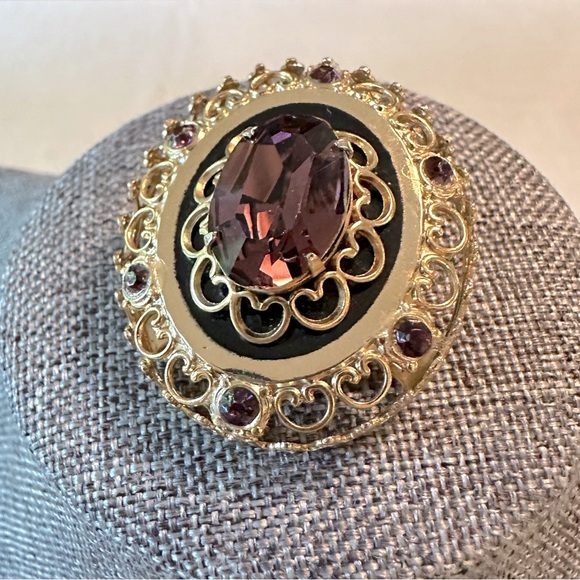 Vintage Coro Brooch Amethyst Purple Heart Filigree MCM Victorian Revival Brooch - Picture 4 of 13